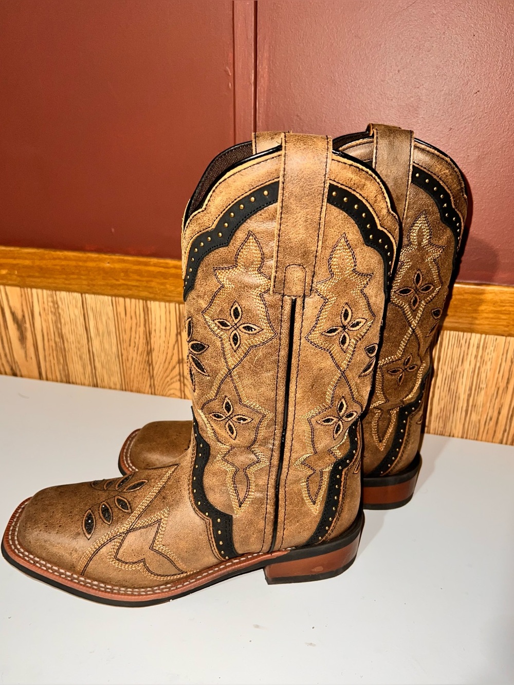 Laredo women’s Bouquet Western Broad Square Toe Boots